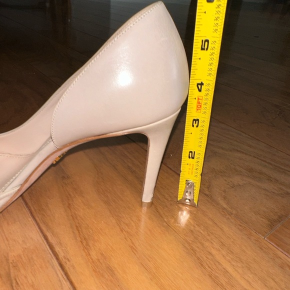 Prada shoes. - Picture 8 of 9